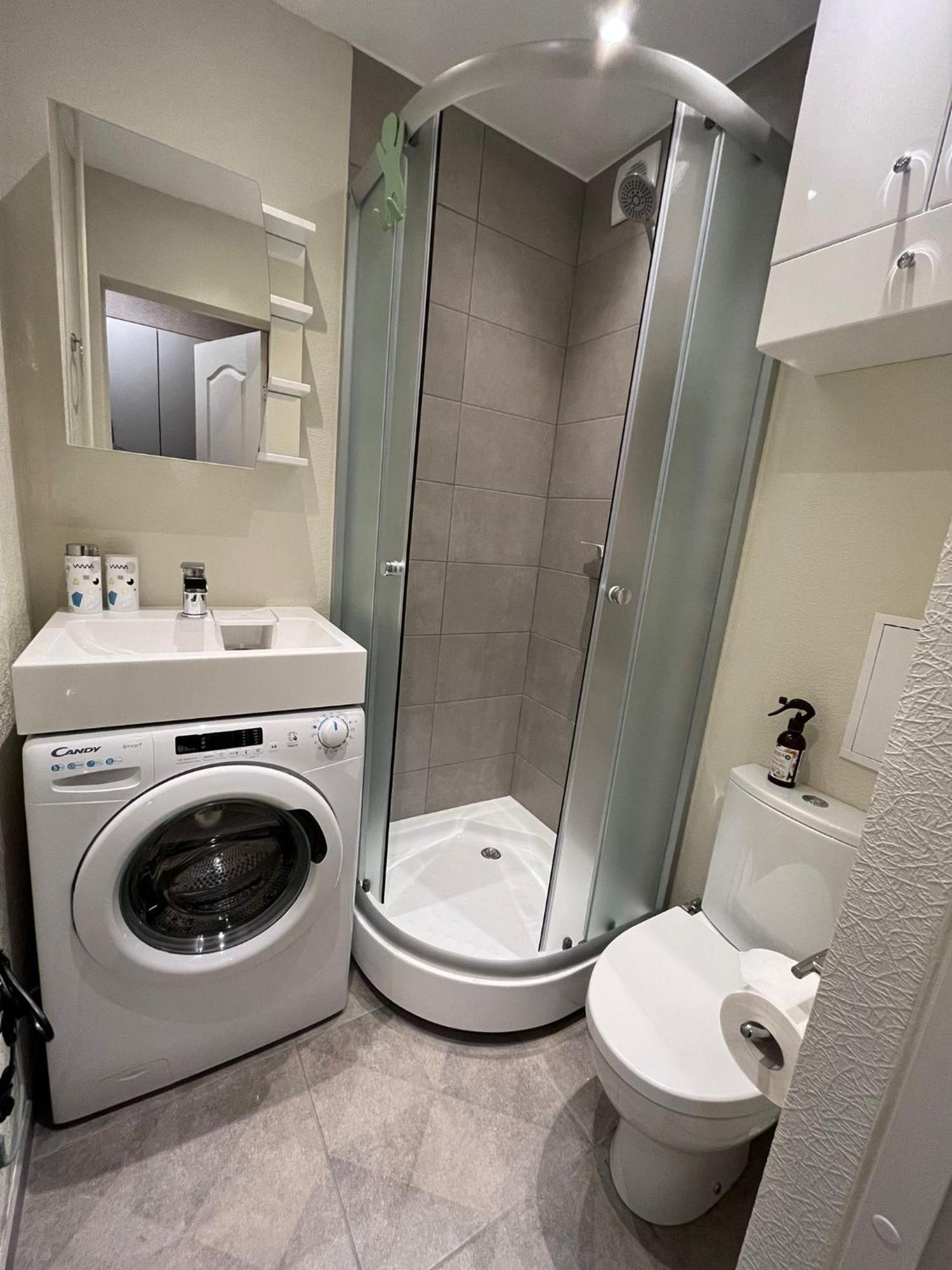 Beautiful Apartment Great Location Free Parking Riga Exteriör bild